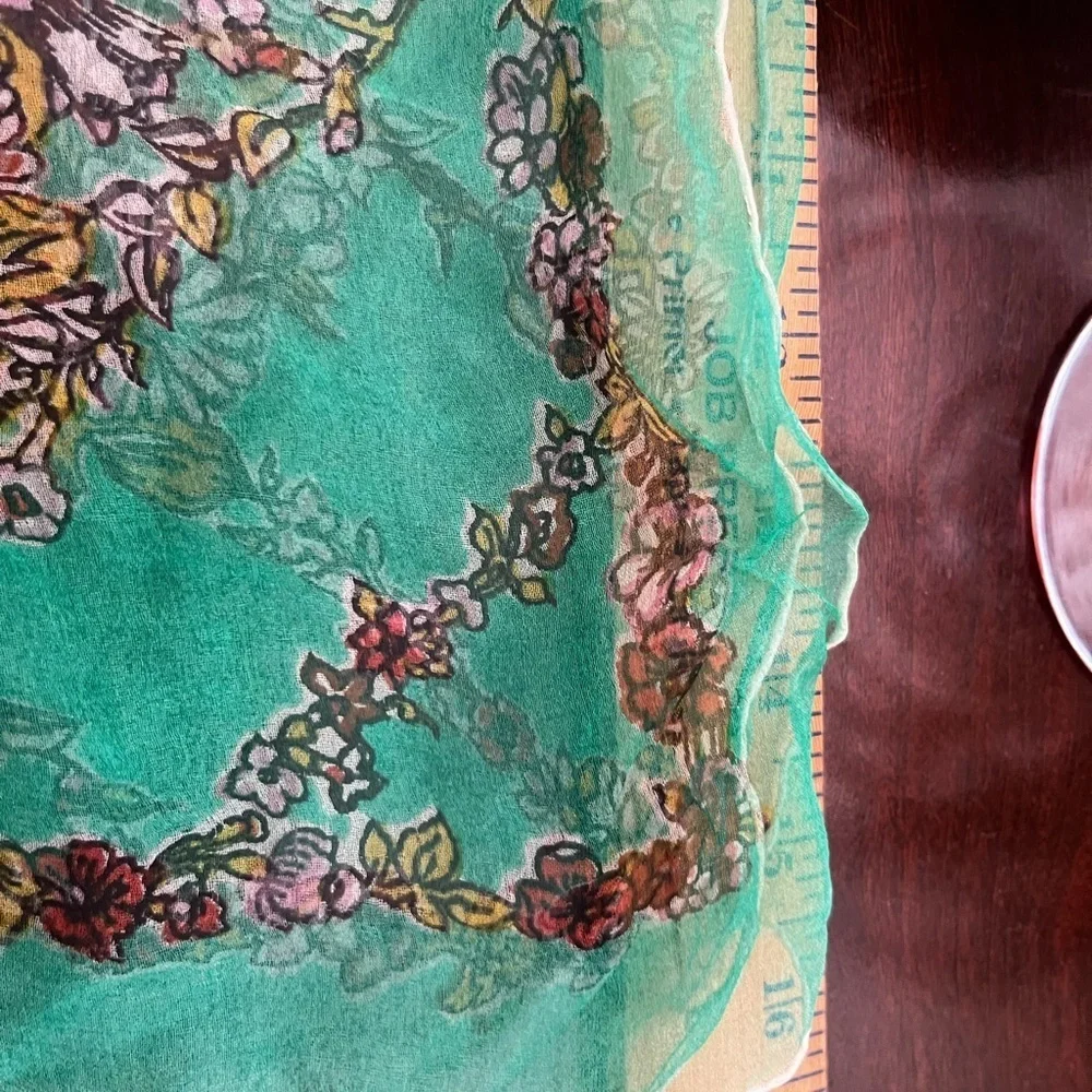 Elegant Green Scarf vintage silk( Crepes)